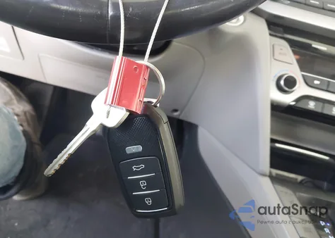 2018 Hyundai Elantra Value Edition из США, поврежденный, VIN 5NPD84LF4JH274100